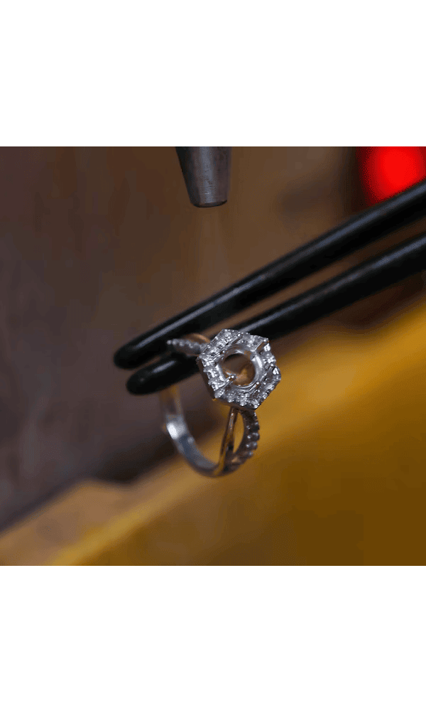 Polished ring showing mirror finish rhodium plating