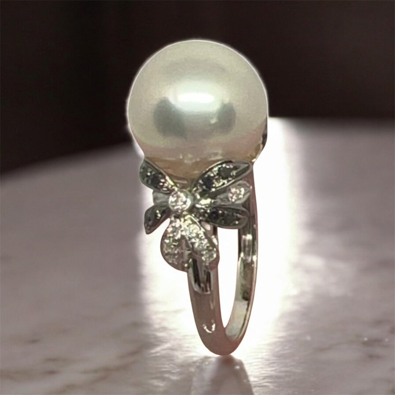 18K White Gold Pearl & Diamond Bow Ring